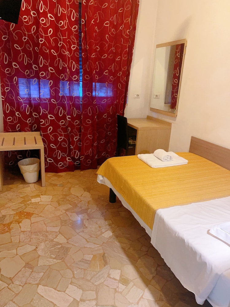 Classic Single Room