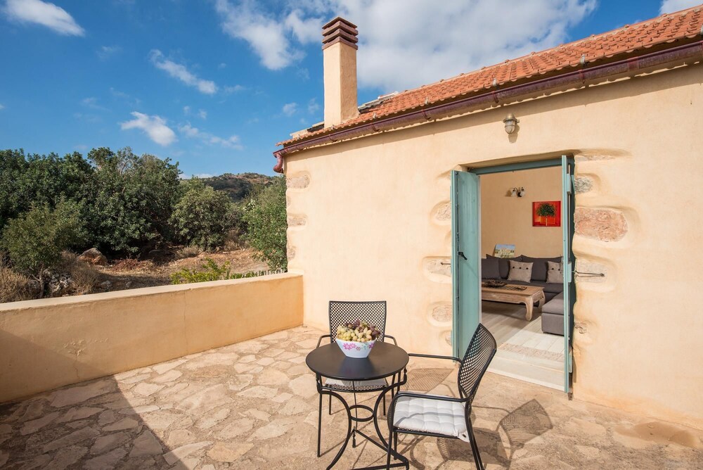 Villa photo 3