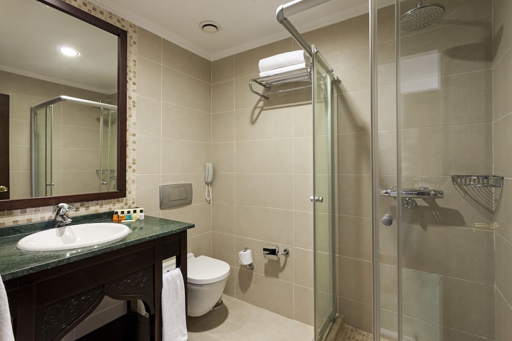 Suite, 1 Bedroom, Smoking (Seafront)
