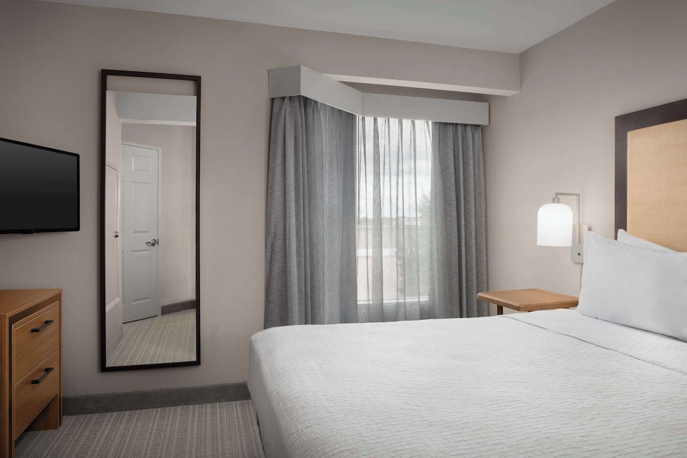Suite, 1 King Bed - Photo 2