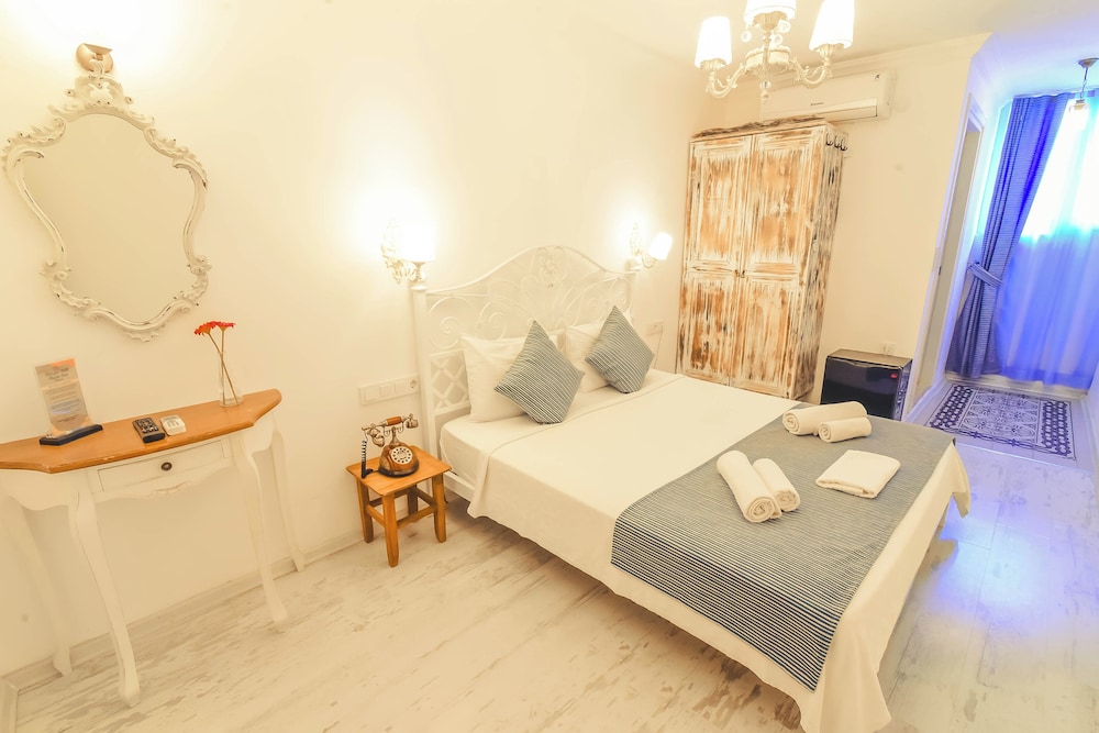 Economy Double Room, Garden View photo 3