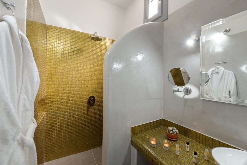 Deluxe Double Room, Sea View - Photo 6