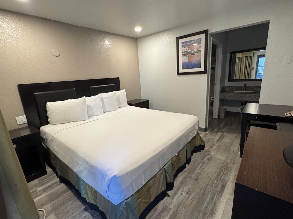 Room, 1 Queen Bed, Accessible, Non Smoking - Photo 2