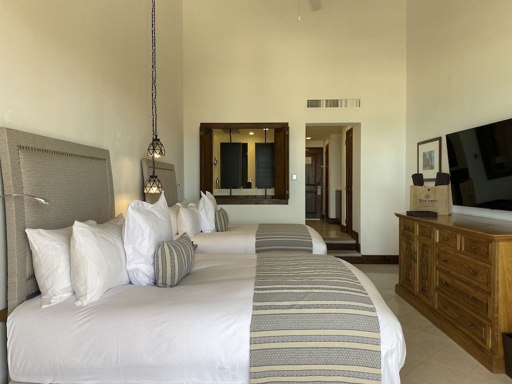 Junior Suite, 2 Double Beds, Ocean View