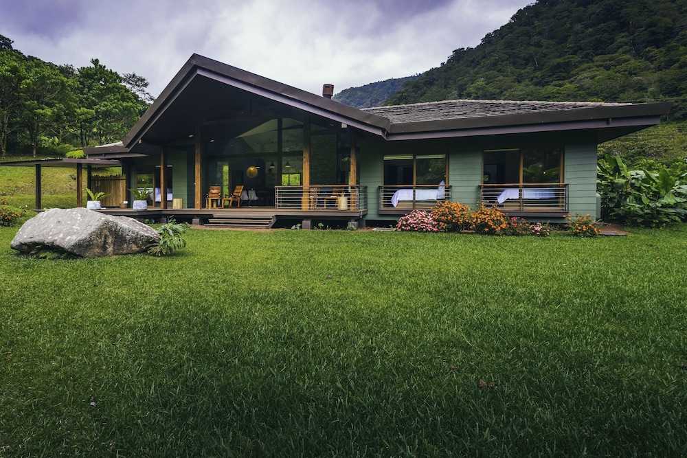 Family Villa, 3 Bedrooms, Hot Tub, Mountain View