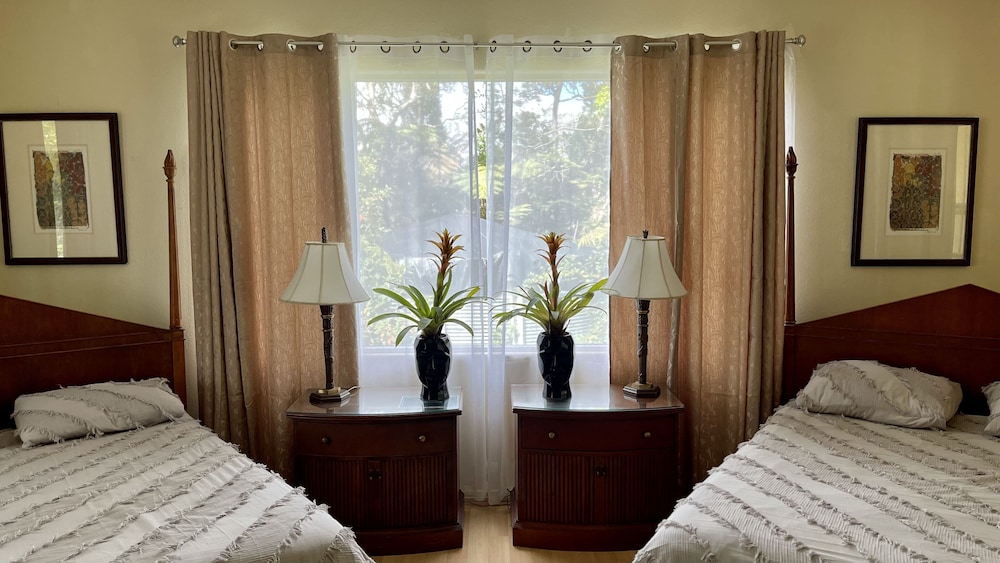 Room (Botanical) - Photo 1