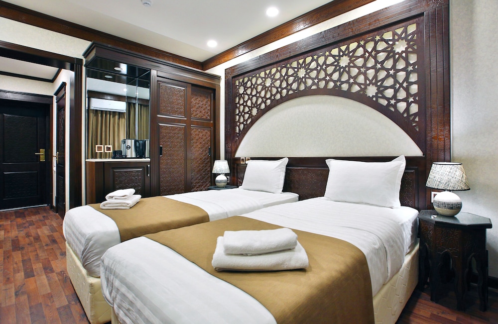Standard Twin Room - Photo 3