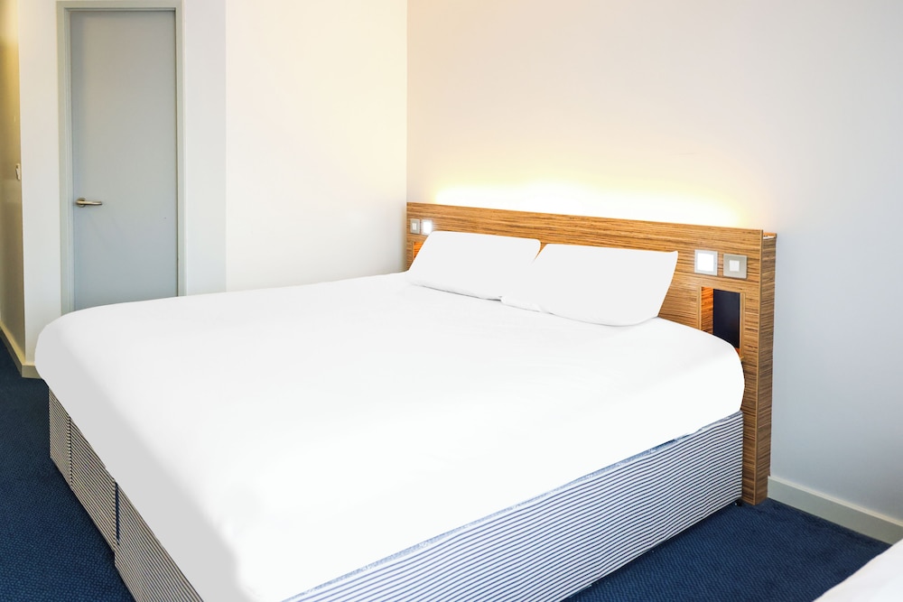 Standard Family of 3 Room - Photo 3
