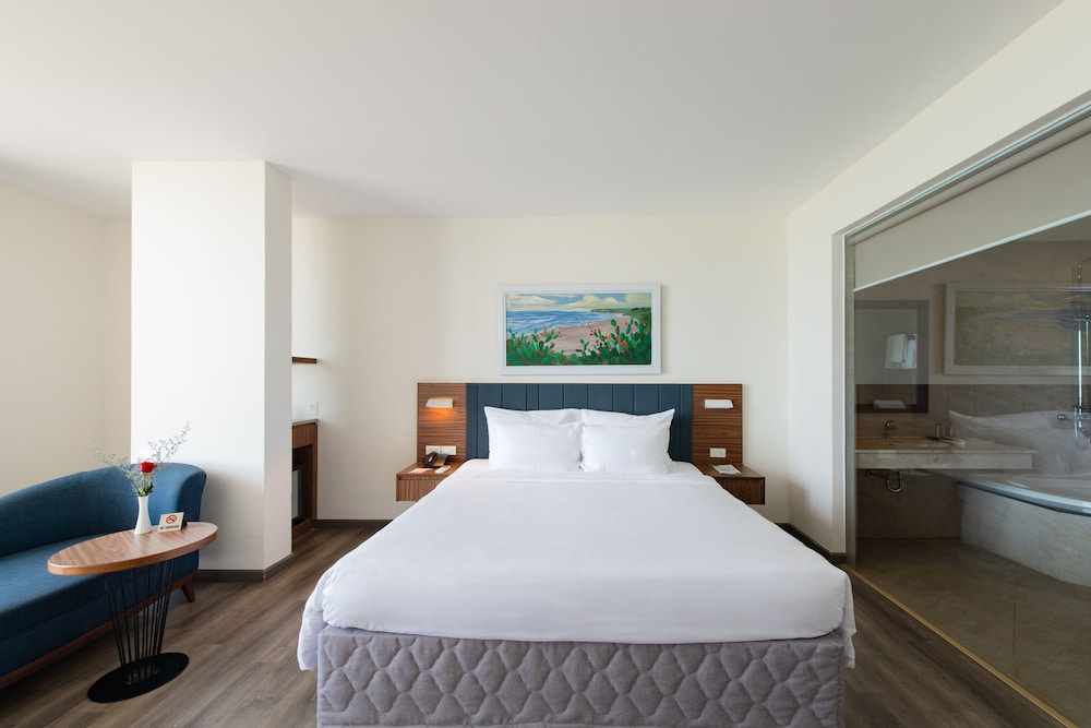 Premier Ocean View photo 3