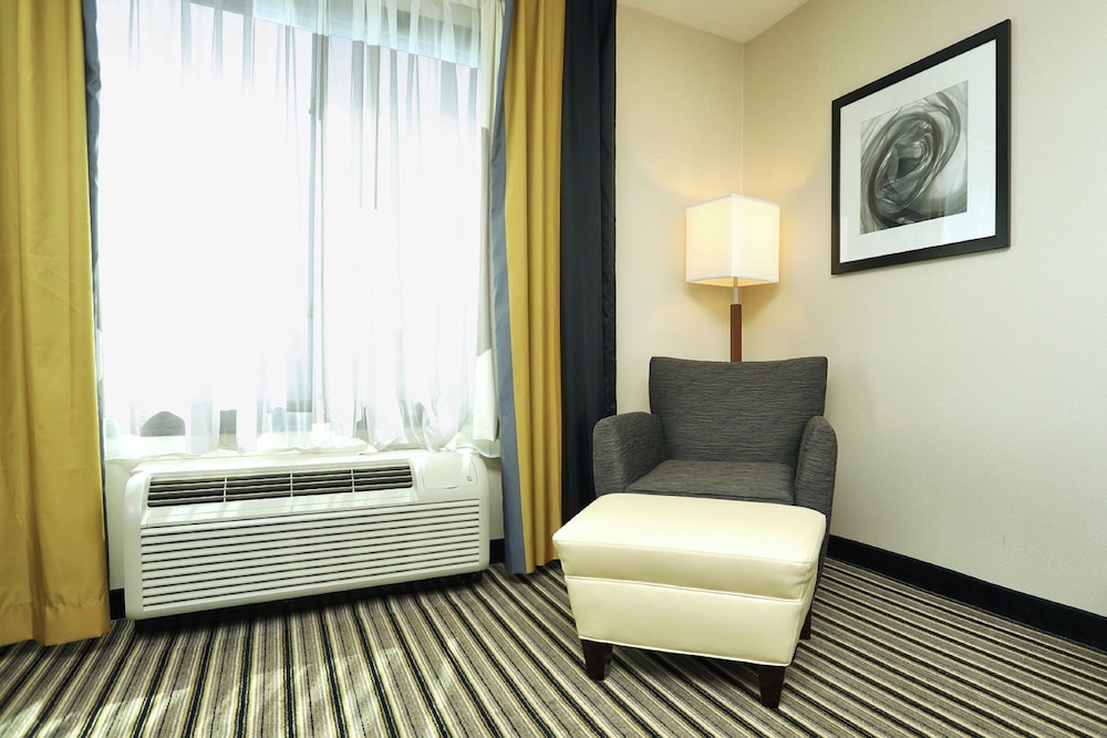 Suite, 2 Queen Beds, Accessible (Accessible Tub) - Photo 4