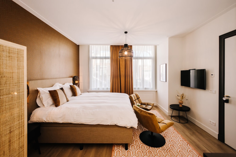 Premium Studio Suite photo 3