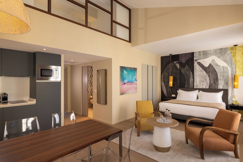 Suite Deluxe Mezzanine
