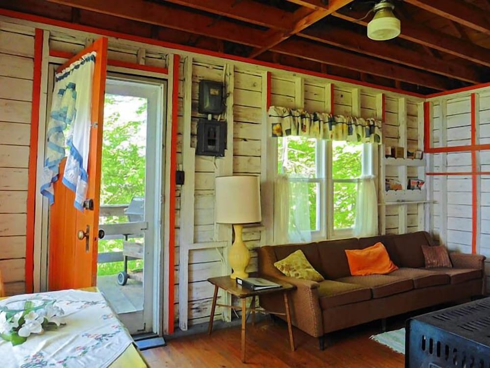 Traditional Cottage, 1 Bedroom, Kitchen, Bay View (Waterfront Cottage 2) photo 3