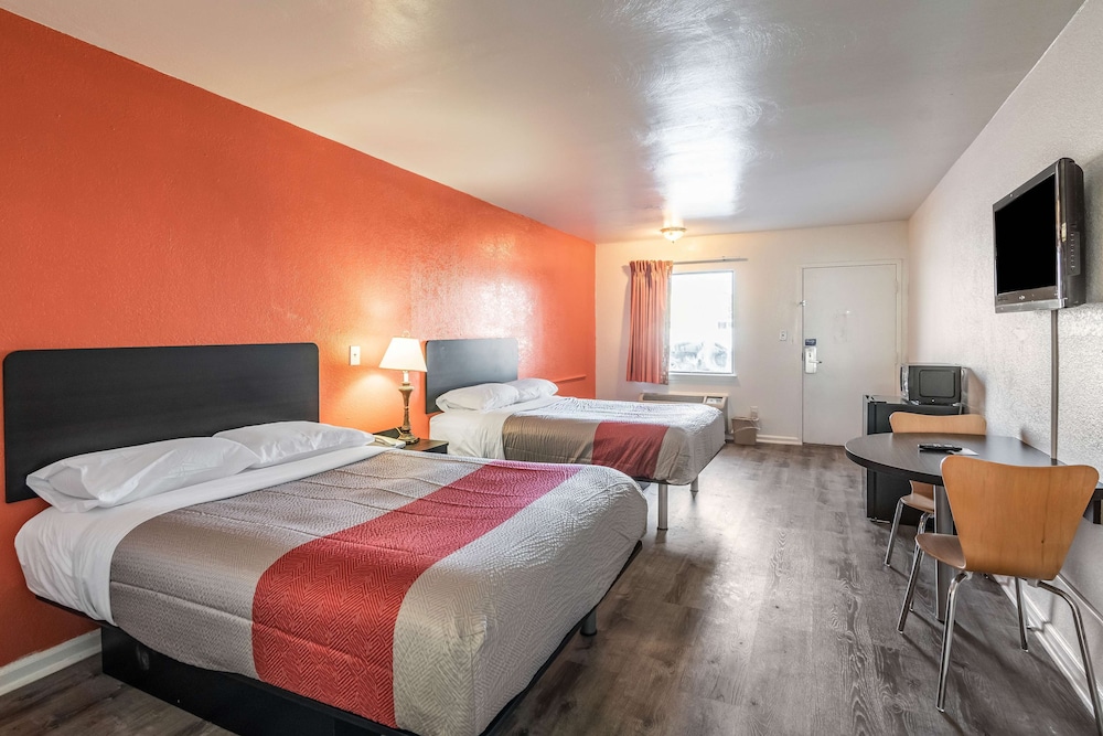 Deluxe Room, 2 Double Beds, Non Smoking, Refrigerator & Microwave - Photo 1