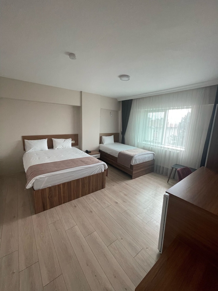 Basic Triple Room photo 3