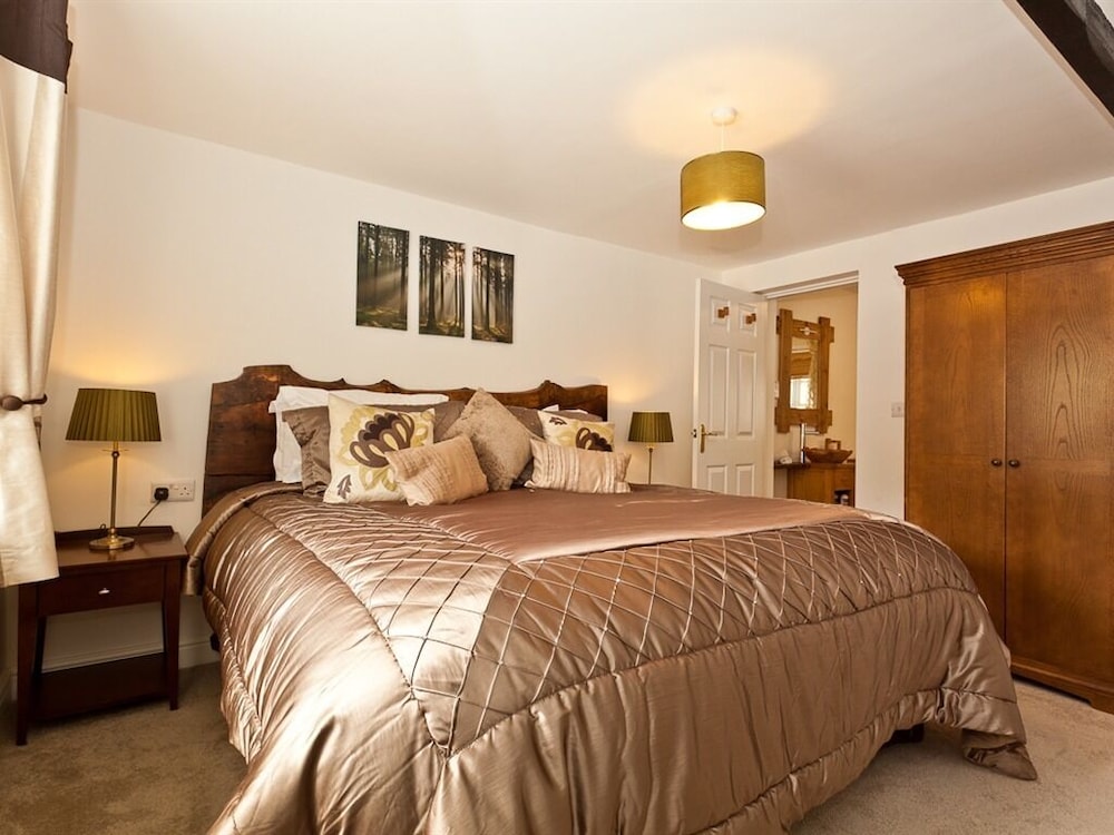 Double Room, Ensuite (Ground Floor - Wooden) photo 2