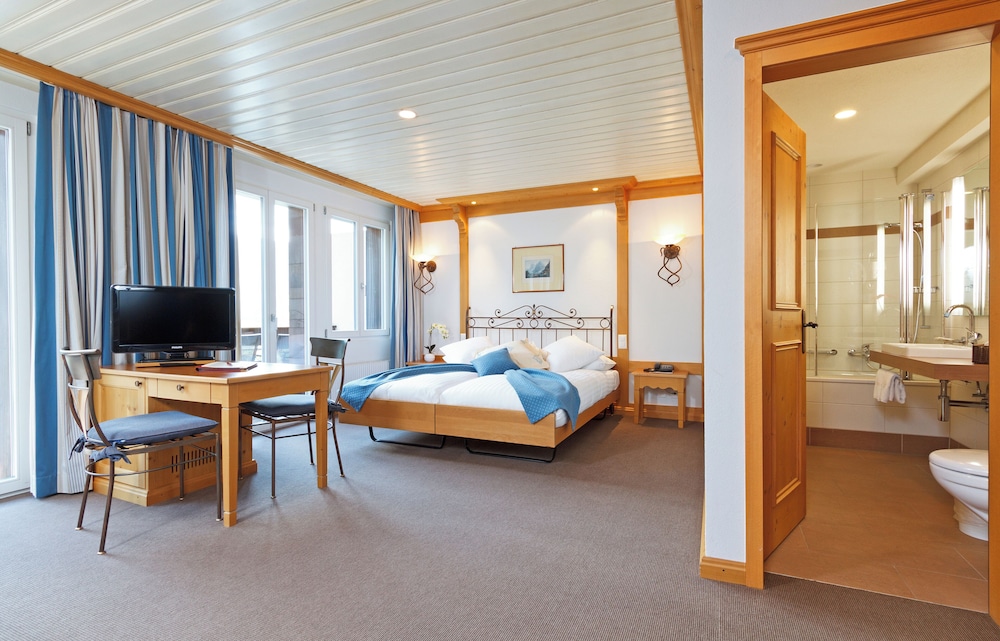 Comfort Double Room, Balcony (Plus, with separate sofa area) - Photo 10