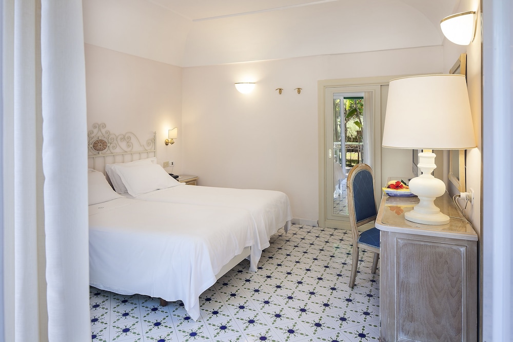 Classic Double Room (Spa Access) photo 3