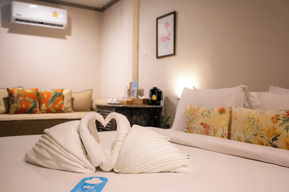 Economy Triple Room - Photo 6