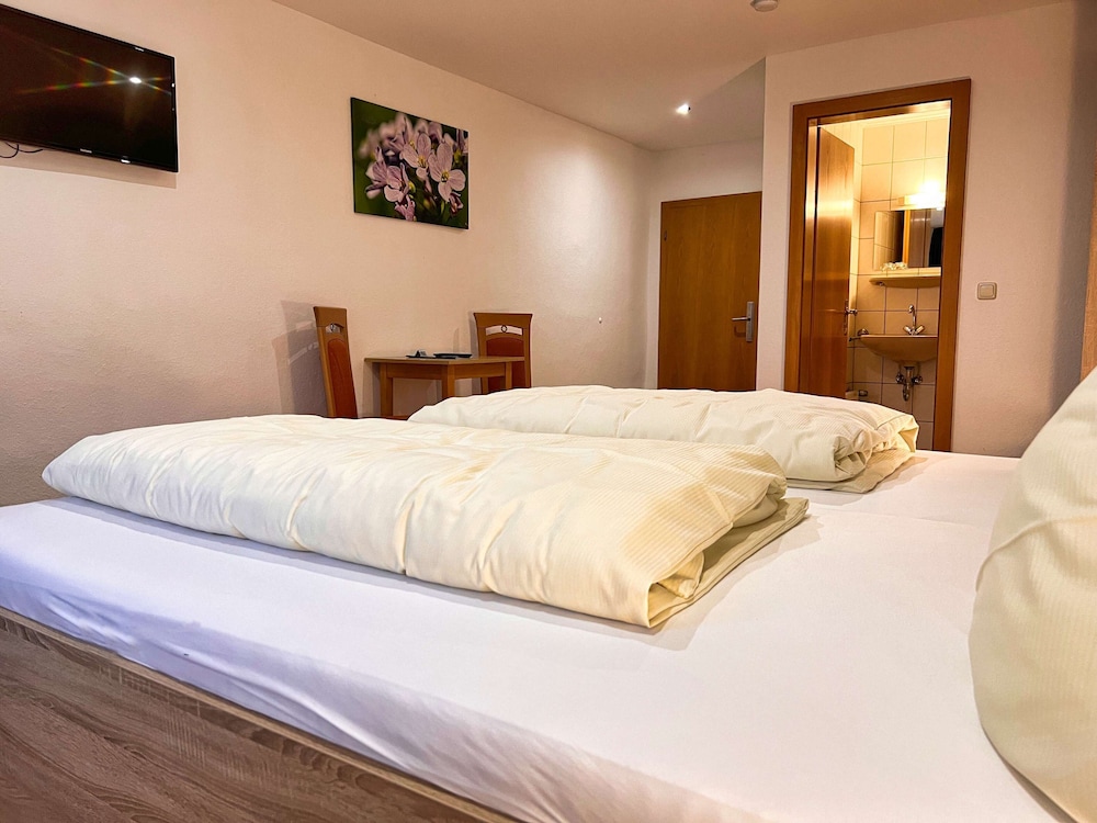 Comfort Double Room, 1 King Bed photo 3