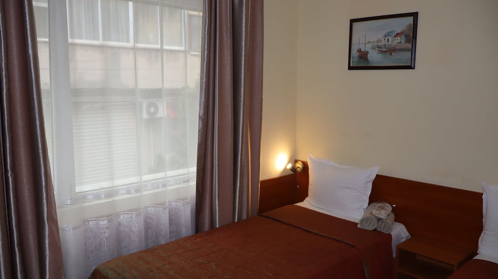 Standard Twin Room, 2 Twin Beds photo 2