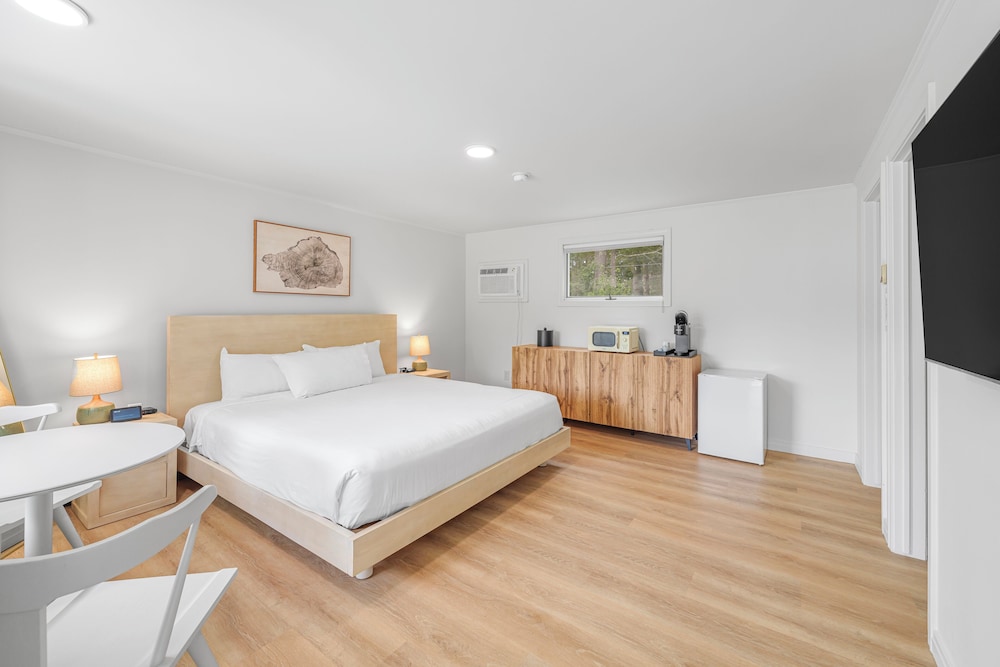Equinox Suite