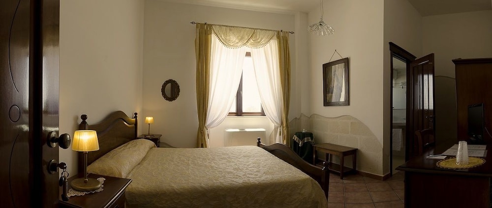 Basic Double Room photo 1