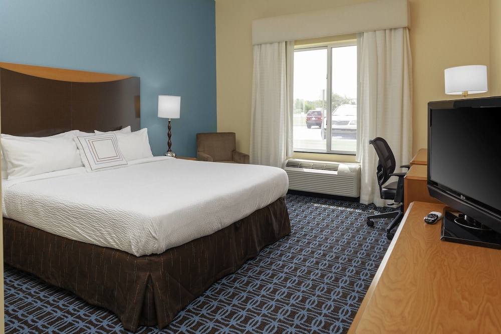 Room, 1 King Bed (Mobility Accessible, Roll-In Shower)