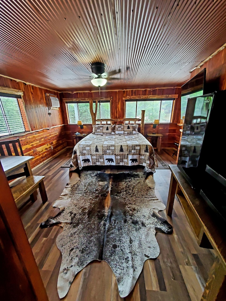 Standard Room, 2 Bedrooms, Non Smoking (302) photo 1