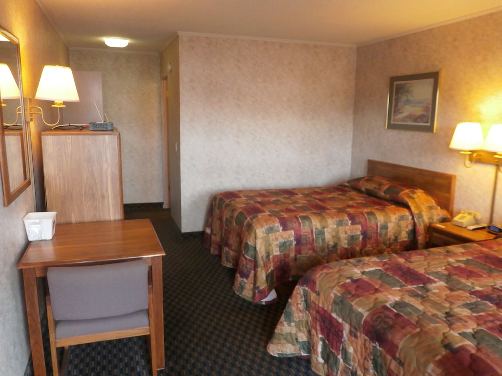 Room, 2 Double Beds, Non Smoking - Photo 1