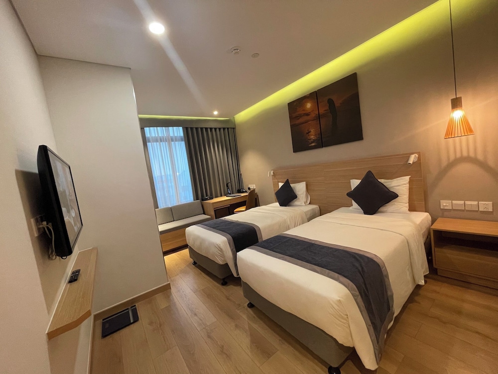 Standard Room, 1 King Bed - Photo 4