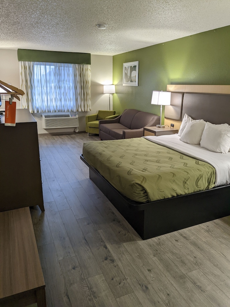 Suite, 1 King Bed with Sofa bed, Non Smoking - Photo 2
