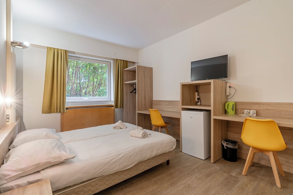 Basic Twin Room - Photo 1