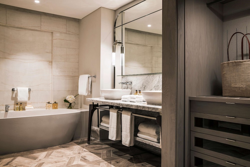 Room (lagoon Room Terrace King)