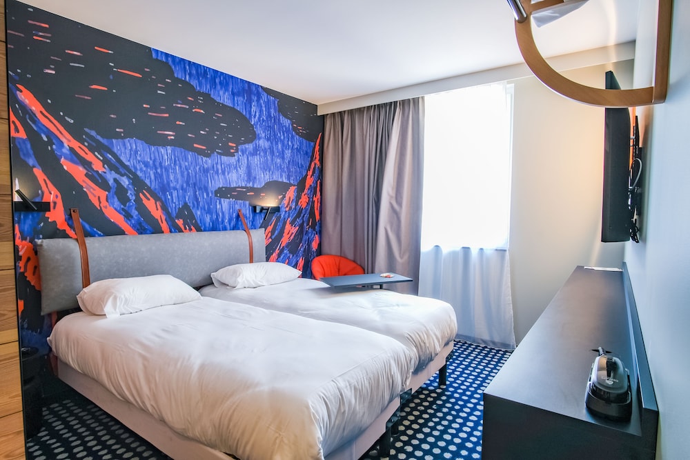 Standard Room, 2 Twin Beds - Photo 1