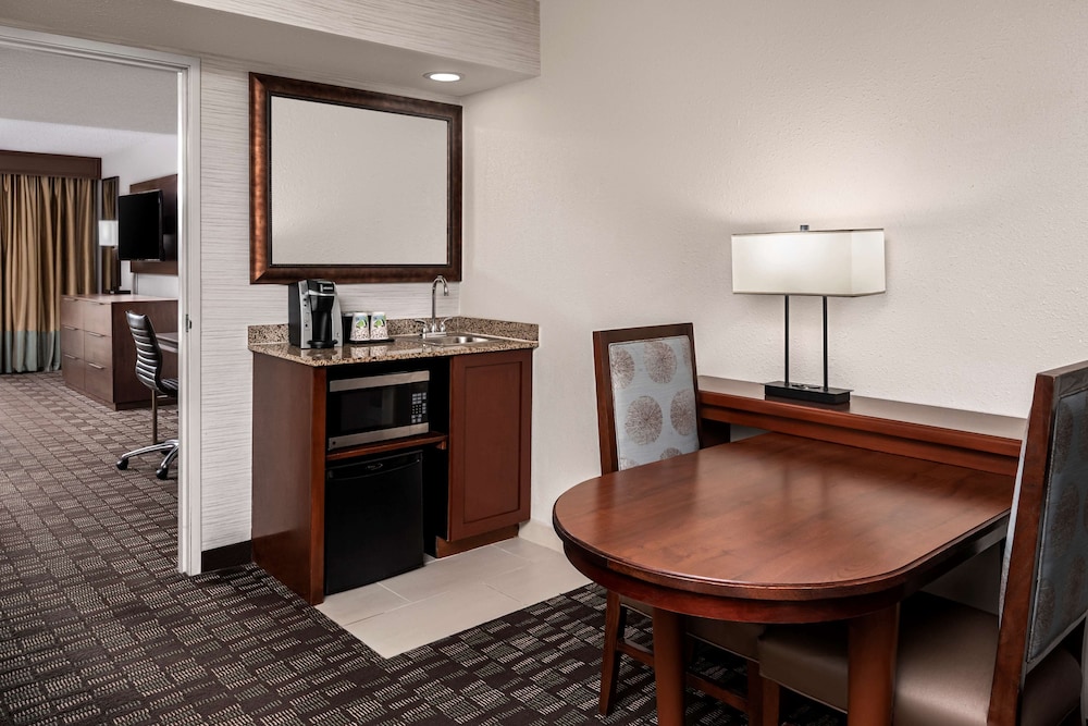 Room, 2 Queen Beds, Accessible (Hearing) - Photo 4