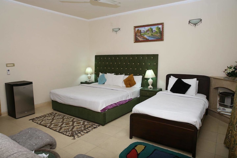 Executive House, Multiple Beds, Smoking photo 3