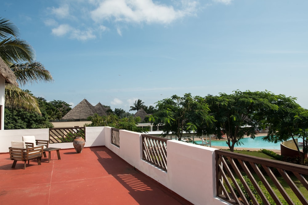 Partial Sea View Villa 3 Bedroom - Photo 5