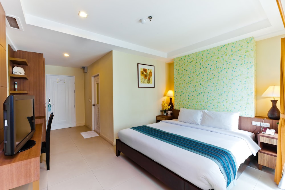 Standard Room, Balcony, City View photo 2
