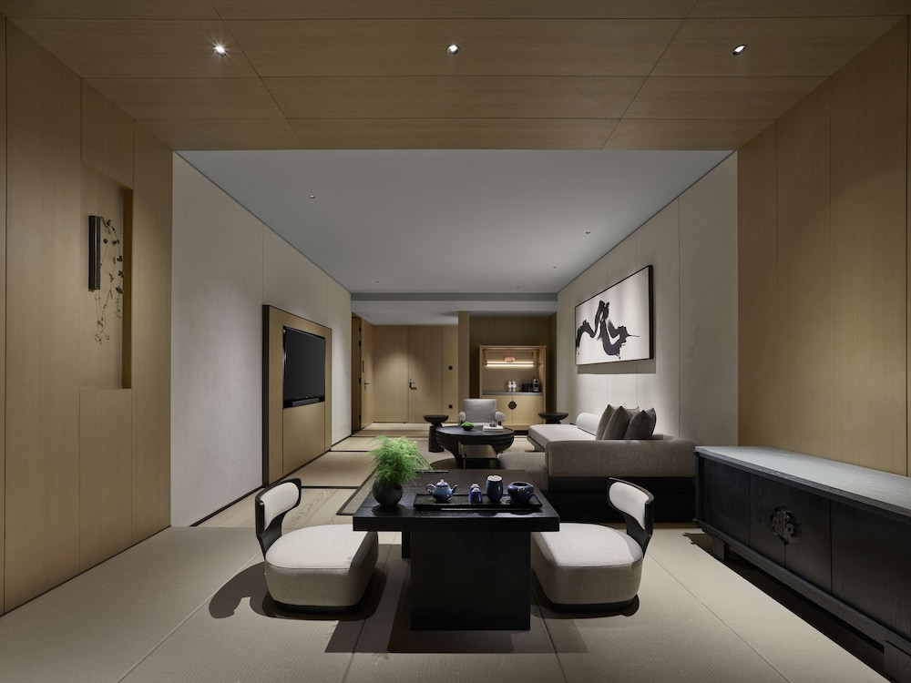 Suite, 1 Bedroom photo 3