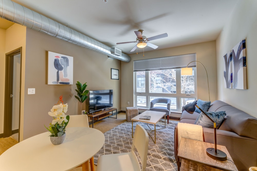Comfort Apartment, 1 King Bed with Sofa bed, Non Smoking (Self Check-in with Virtual Front Desk)