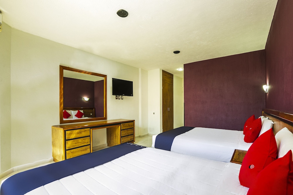 Standard Room, 2 Double Beds - Photo 6