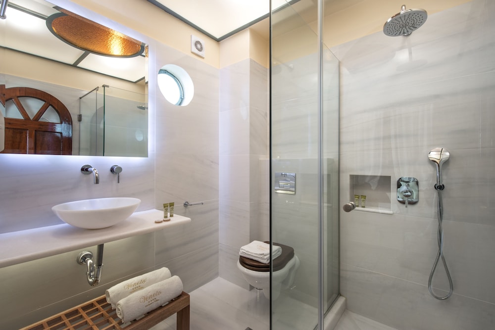 Standard Suite, 1 Double or 2 Twin Beds - Photo 21