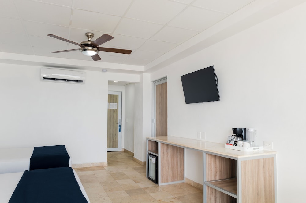 Junior Room, Balcony, Sea View - Photo 14