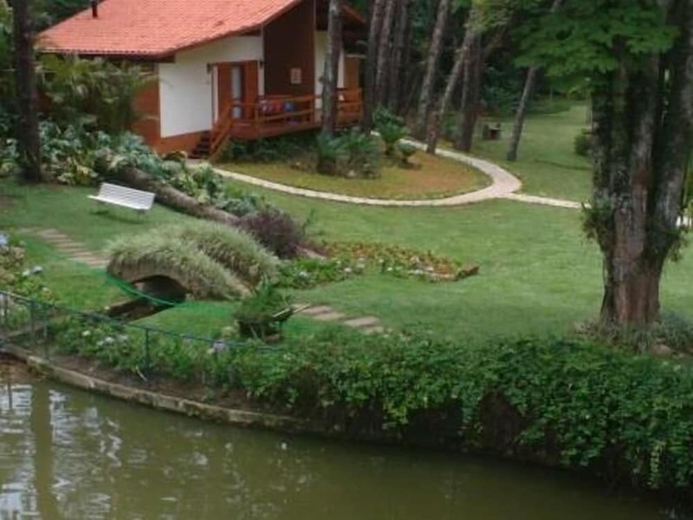 Honeymoon Chalet, Jetted Tub, Garden View photo 3
