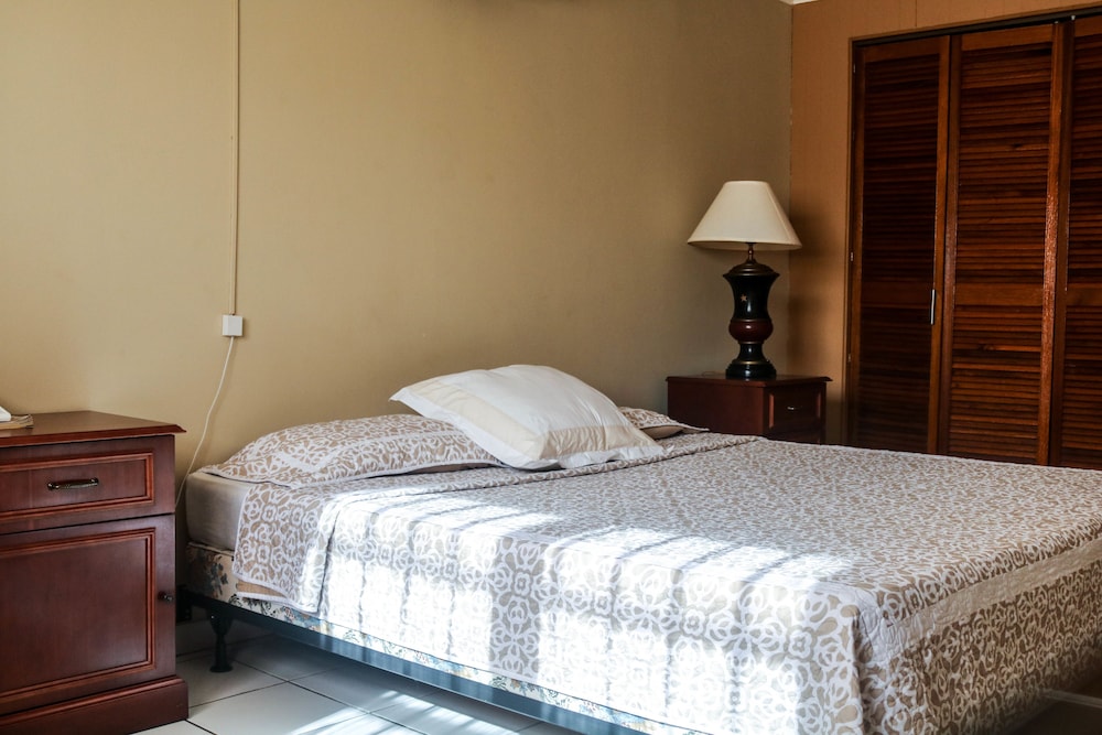 One Bedroom King Apartment