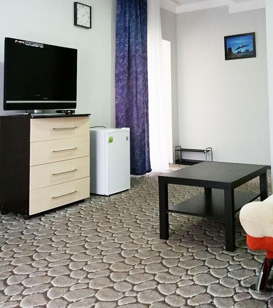 Family Room, 2 Bedrooms photo 2