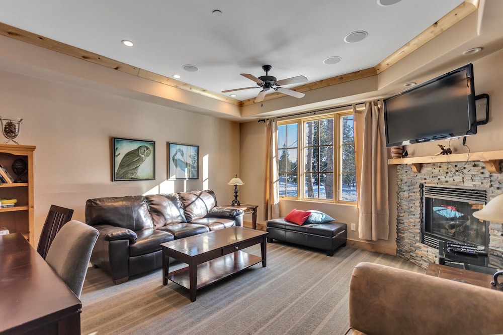 Condo, 2 Bedrooms