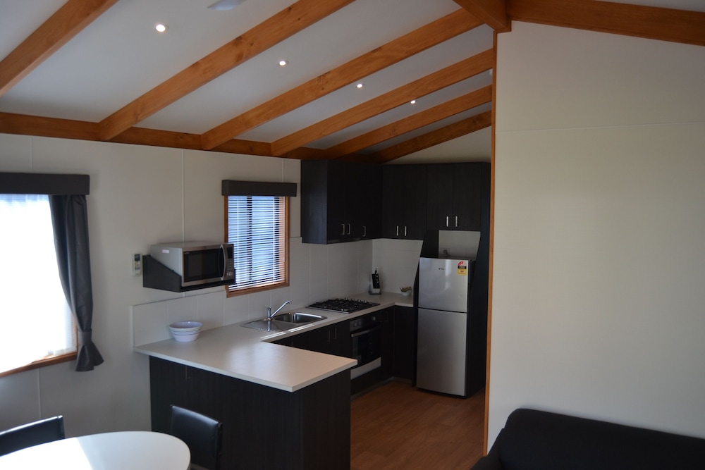 Corella Villa (1 Queen & 2 Bunks) photo 1