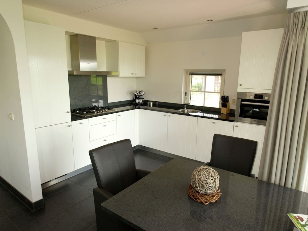 Villa photo 2